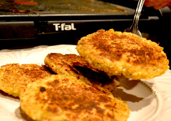 http://www.boomerbrief.com/Here's the Dish/Crab%20Cakes%20%26%20TFall%20Grill%20-%20600.jpg